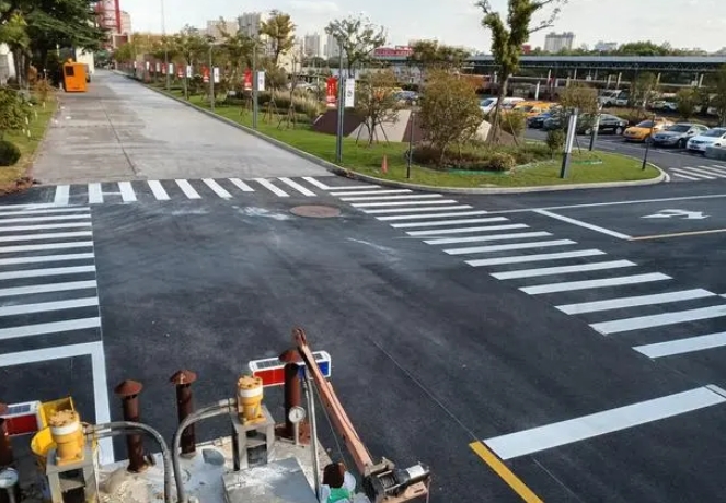 转载：十堰香蕉视频在线免费看化工道路标线涂料生产施工厂家介绍：“生命线”！你全认识吗？
